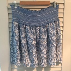 Skirt with floral detailing